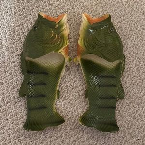 Fish flops/ slides men’s size 11